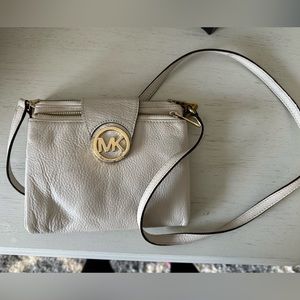 Cross body!!! Michael kors